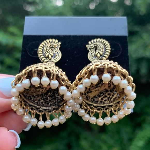 NWT Bell Shape Engraved Fringe Shaker Earrings - Picture 4 of 5